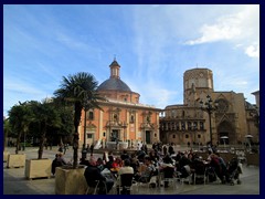 Plaza de la Virgen 18 - Royal Basilica and Cathedral